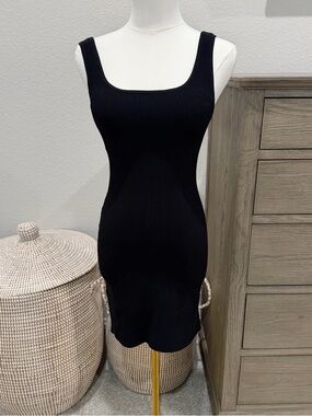 Aritzia Babaton Women's Sculpt Knit Squareneck Black Mini Dress Size 2xs